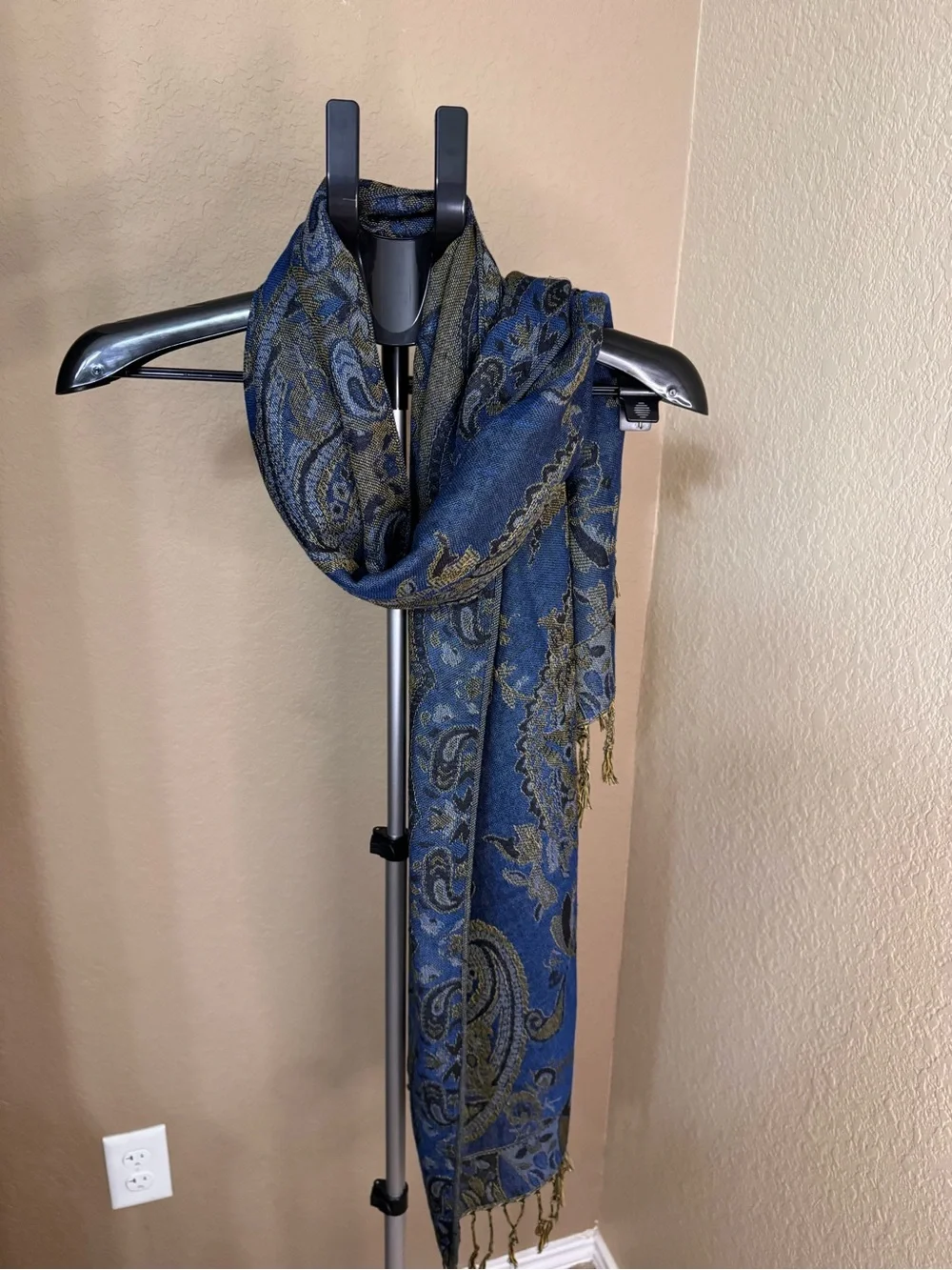 pashmina lightweight paisley
